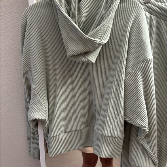 Women's Abercrombie Lounge Cozy Green Ribbed Hoodie and Jogger Set - Picture 5 of 7